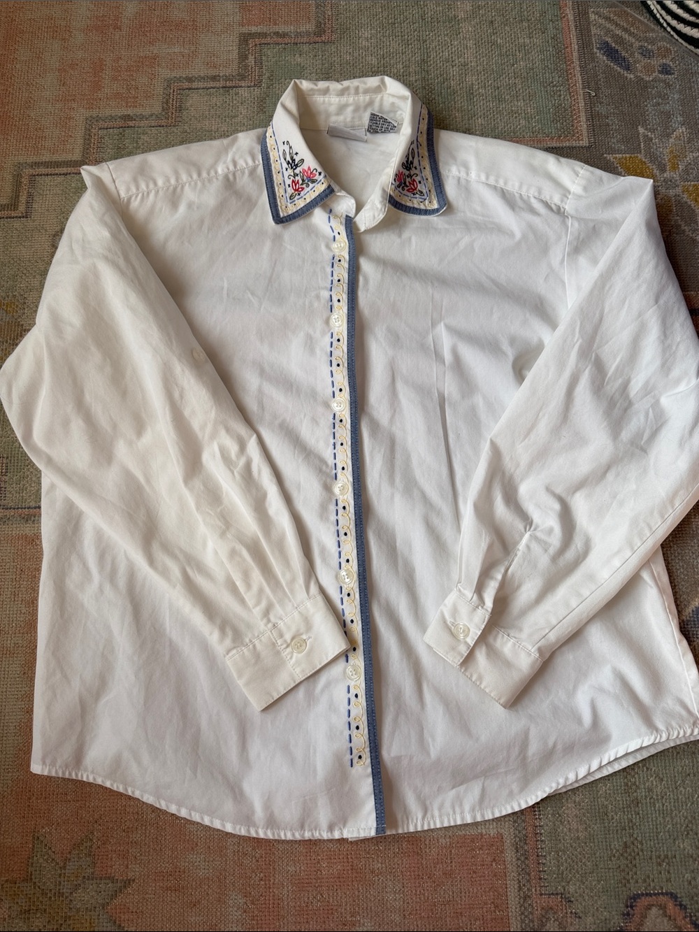 Vintage White Button-Down Shirt with Floral Blue and Red Embroidery
